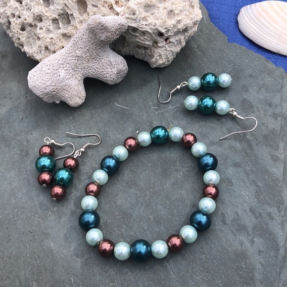 Handmade bracelet with 2 pairs matching earrings - Picture 4 of 4